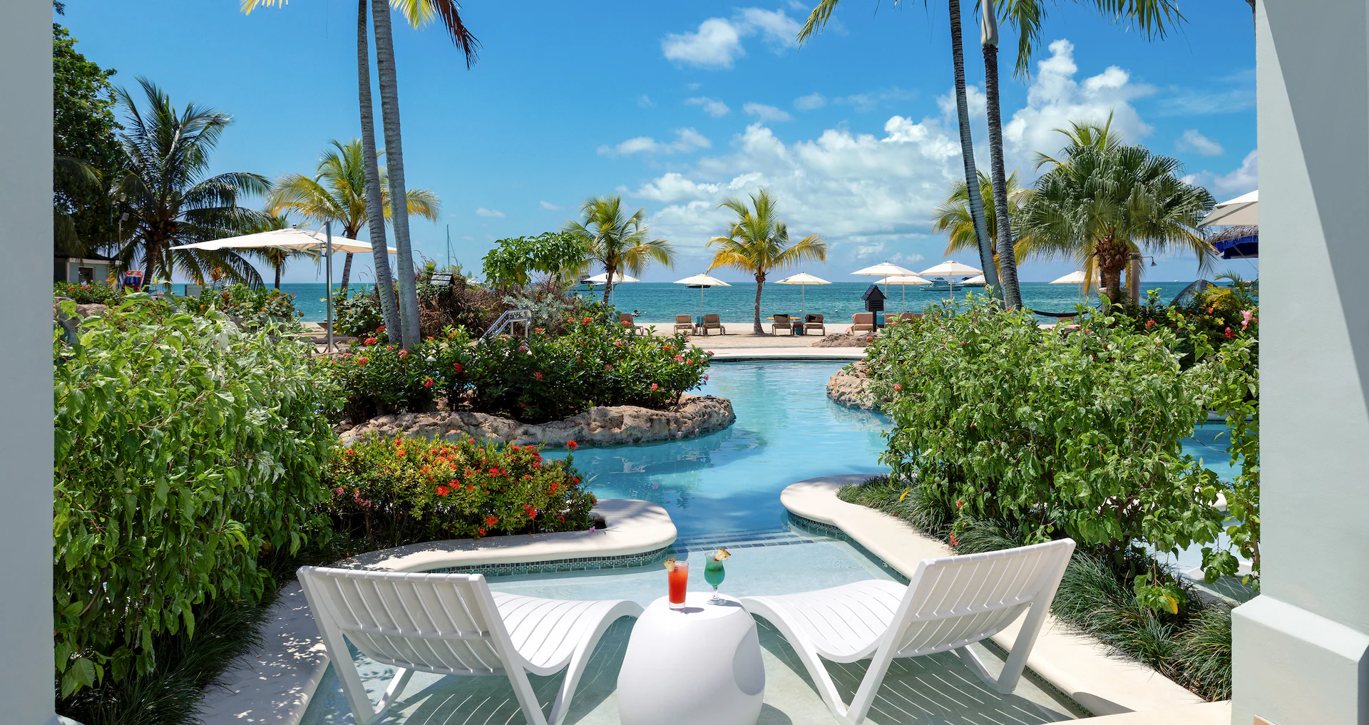 Sundowner Swim-up Beachfront One-Bedroom Butler Suite