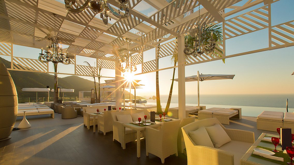 the-rooftop-evening-mousai-w1144h640