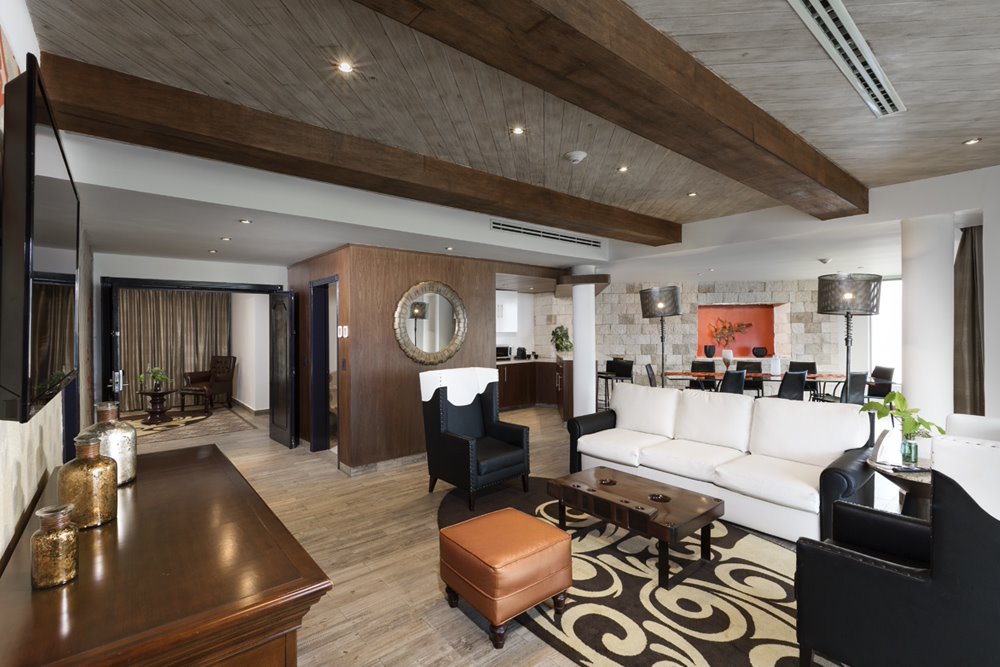 Rock Suite Ocean Front (Two Bedroom) – With Personal Assistant