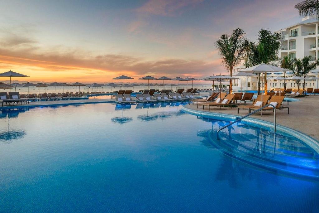 Playacar Palace Riviera Maya resort