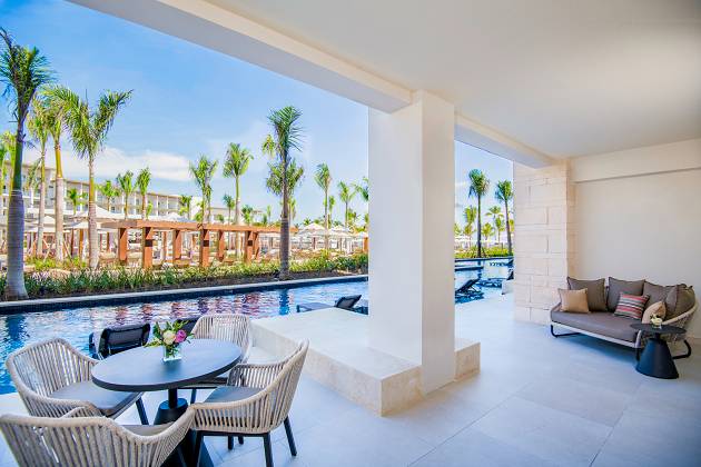Club One Bedroom Master Swim-Up Suite