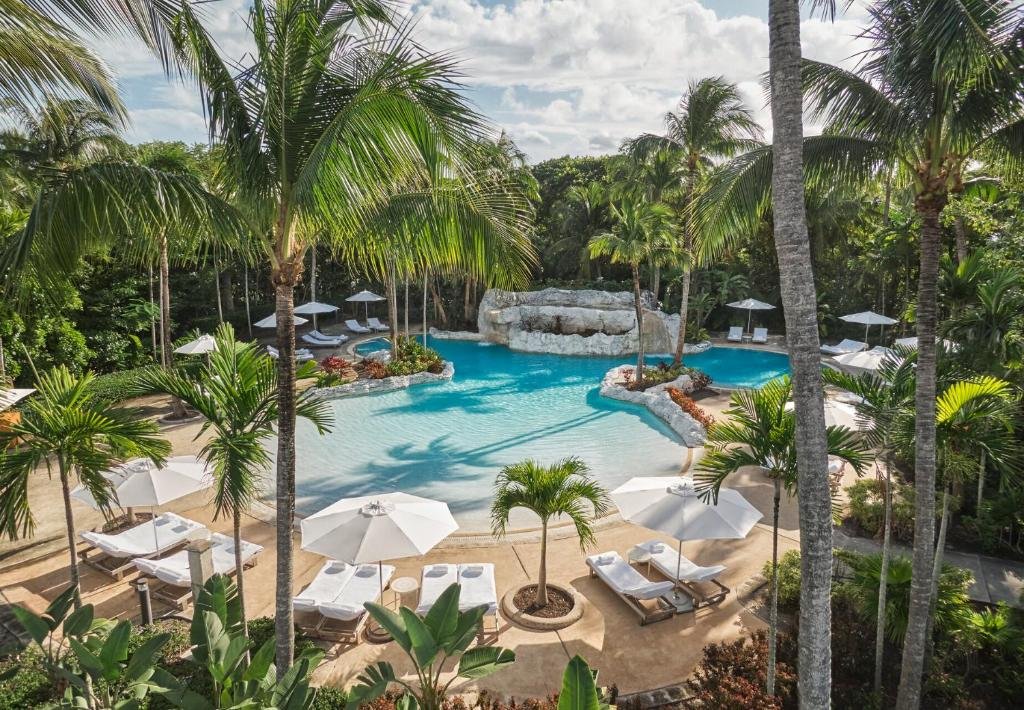 The Ocean Club, A Four Seasons Resort resort