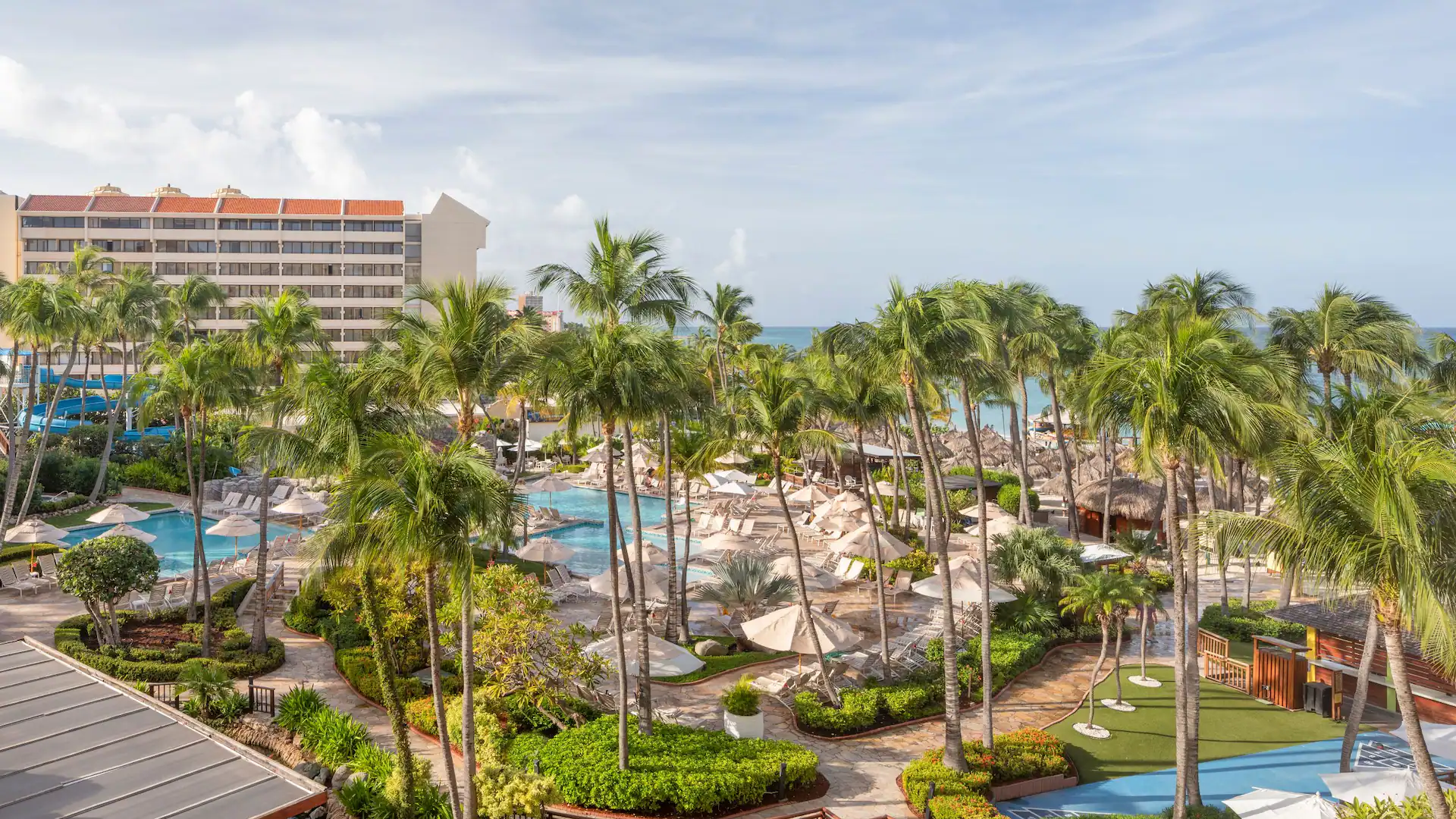 ARUBA-P0735-Courtyard-View.16x9