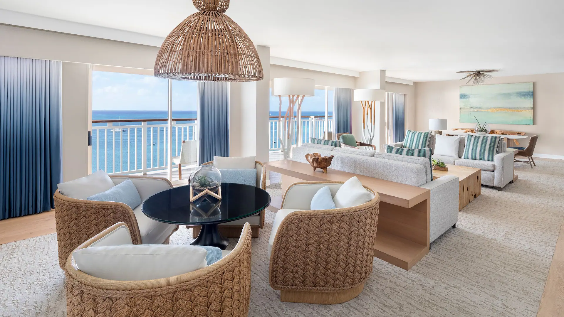 Oceanfront Orquidea Suite with Balcony