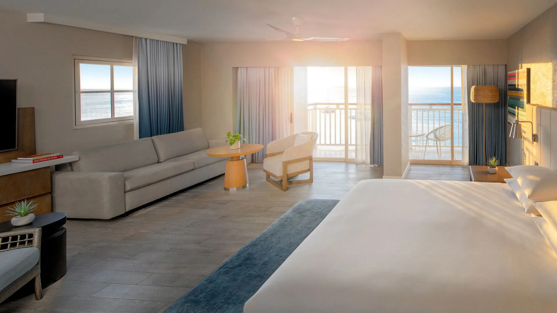 Oceanfront Sunset Studio with Balcony King