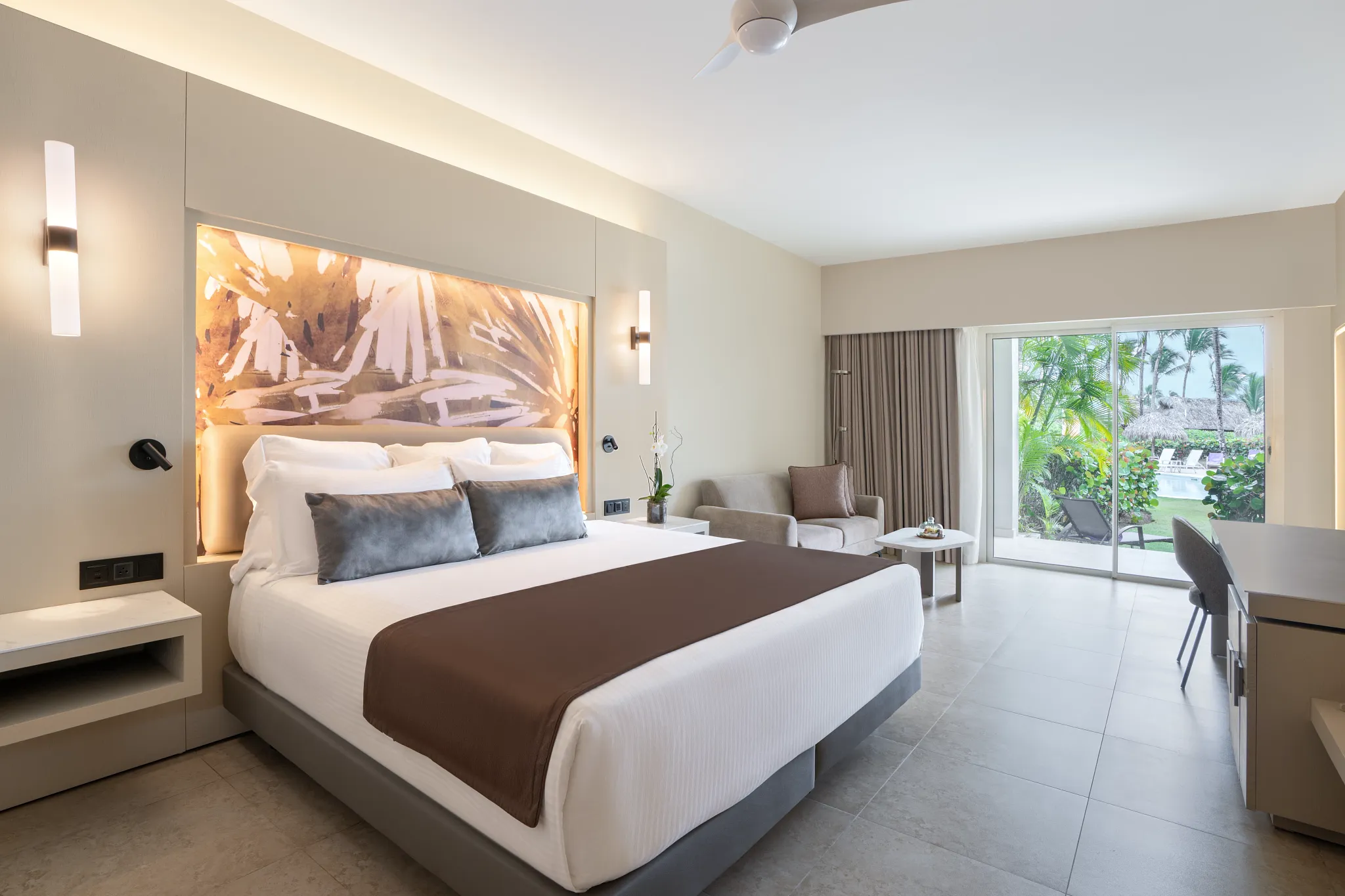 xhale club Junior Suite Pool View