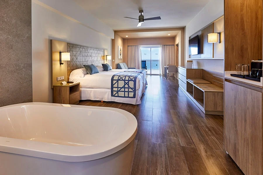 Elite Club Junior Suite Ocean Front