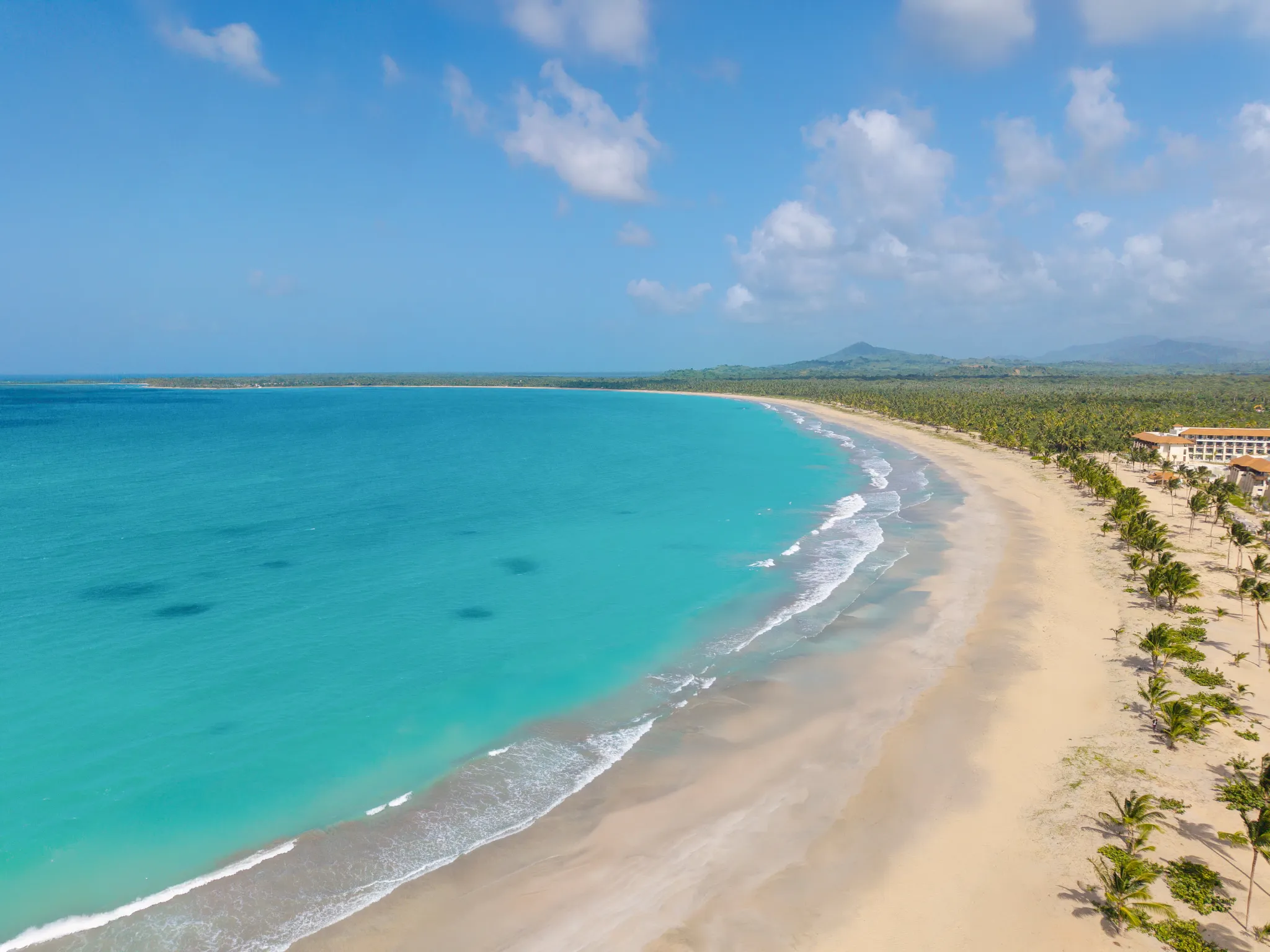 DREPE-EXT-Aerial-Beach-Area-01-TC