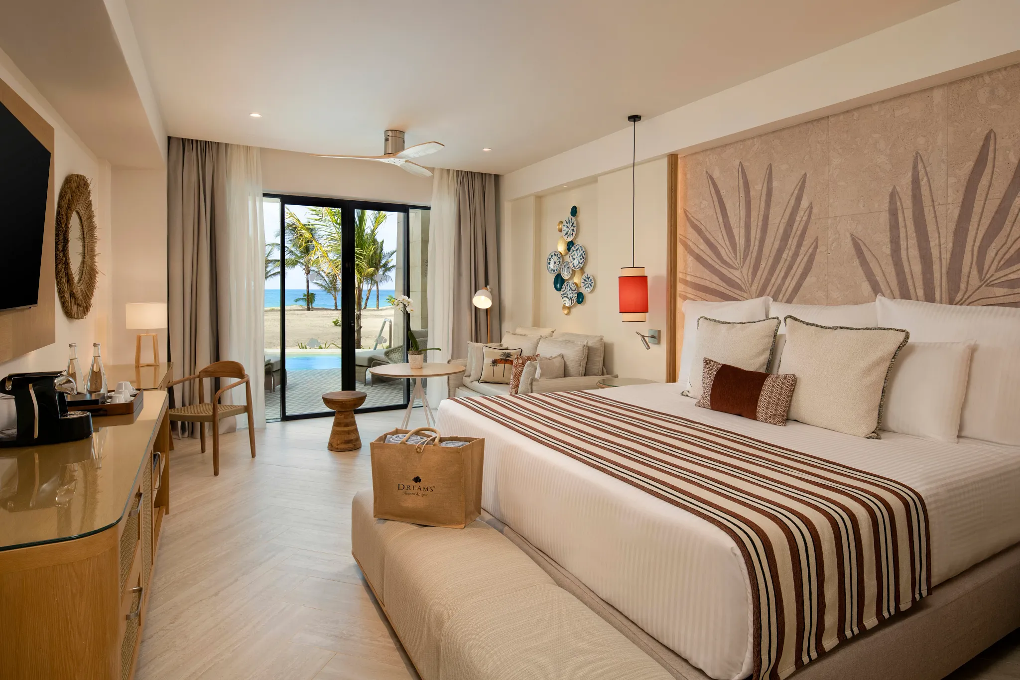 Preferred Club Junior Suite Swim Out Ocean Front