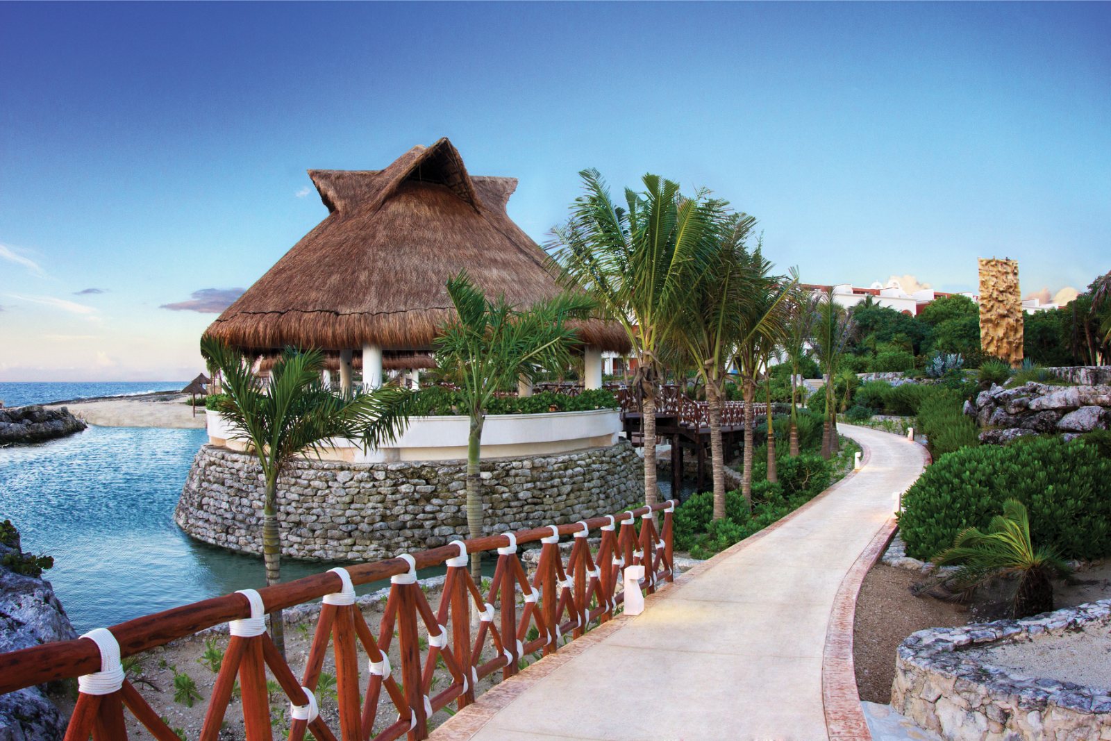 HRH_Riviera_Maya_Hacienda_Walkway