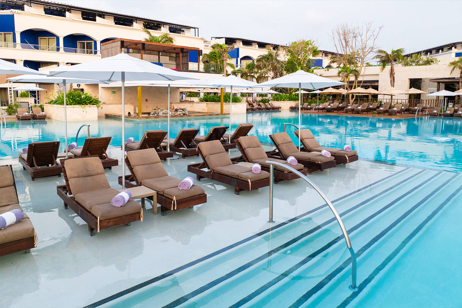 Heaven-Pool-Hard-Rock-Hotel-Riviera-Maya