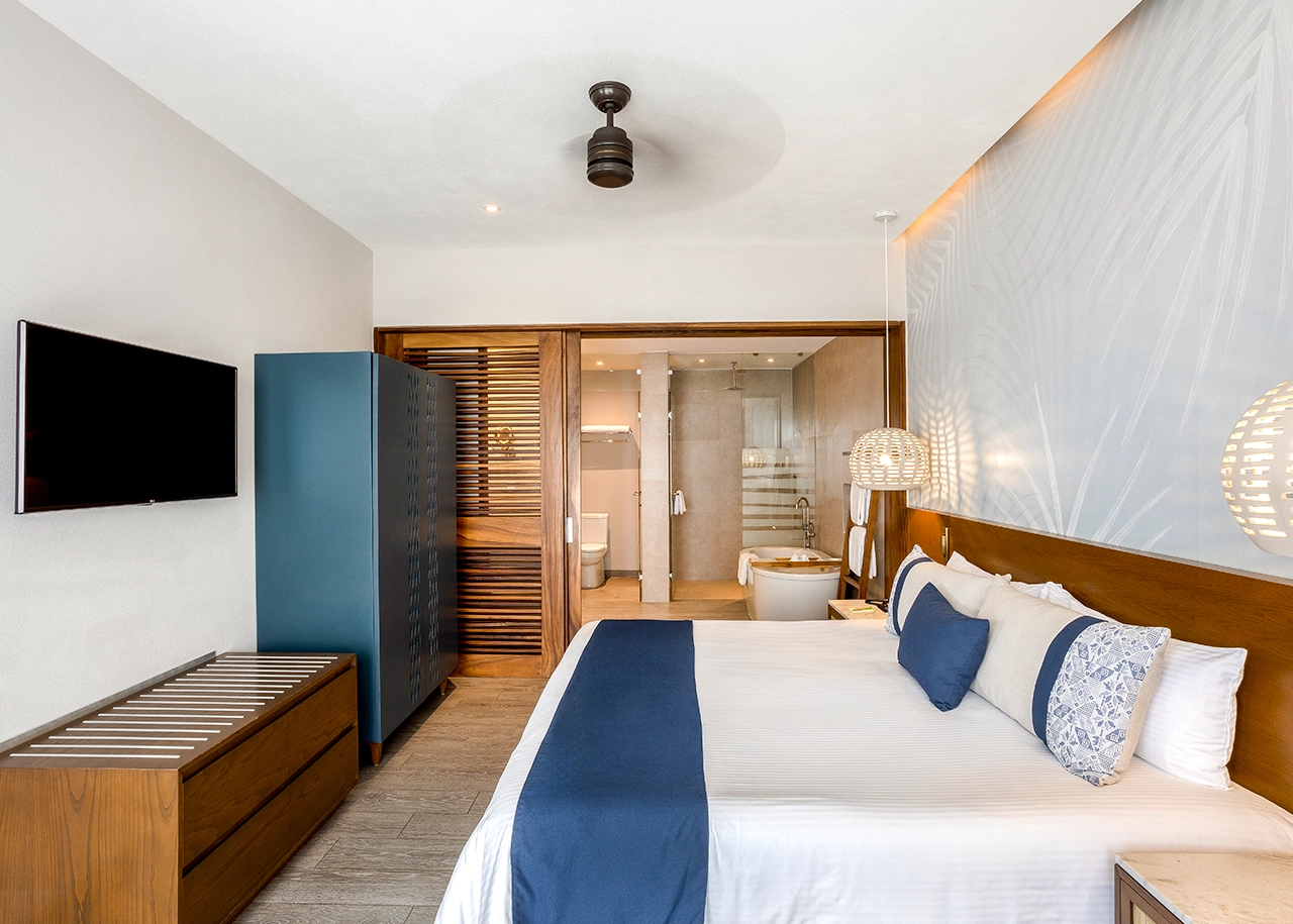 Two-Bedroom Lock-off Lush Suite – Garden View