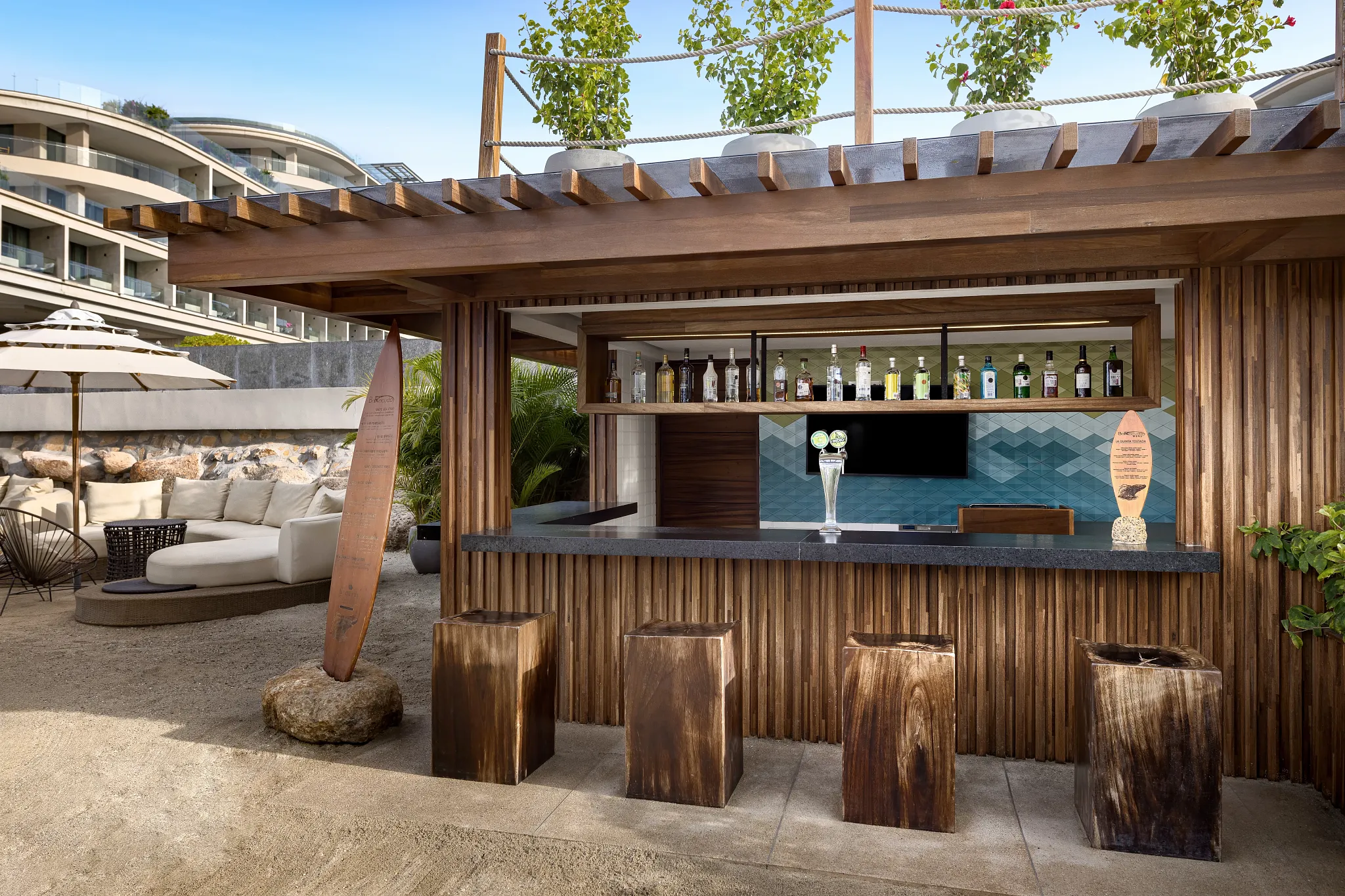 SEBMI-BAR-Barracuda-Beach-01-AFC