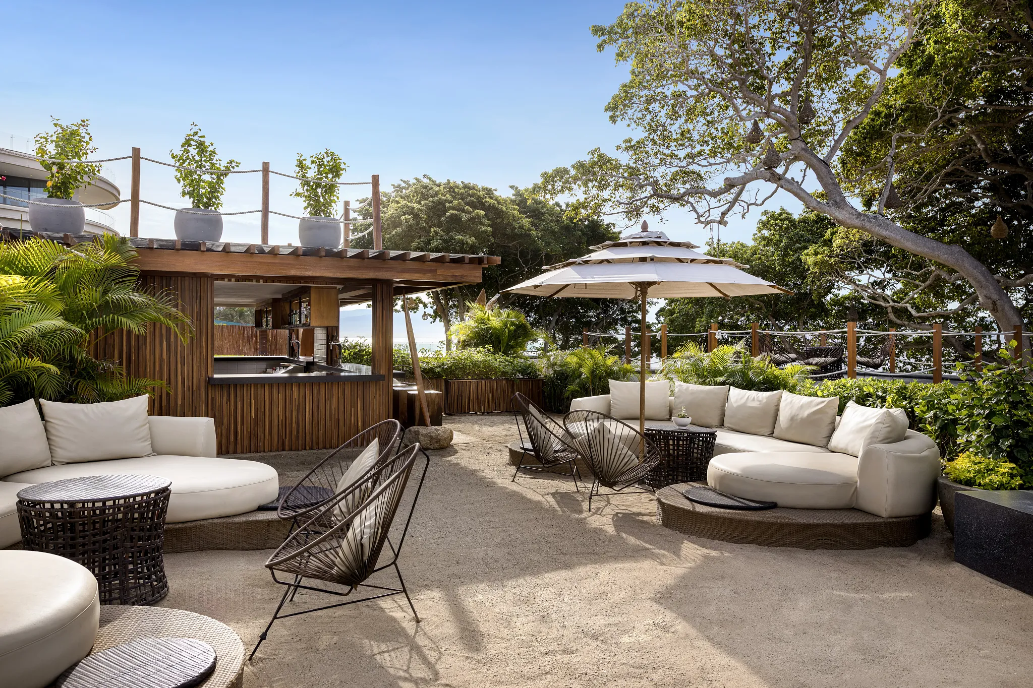 SEBMI-BAR-Barracuda-Beach-Lounge-AFC