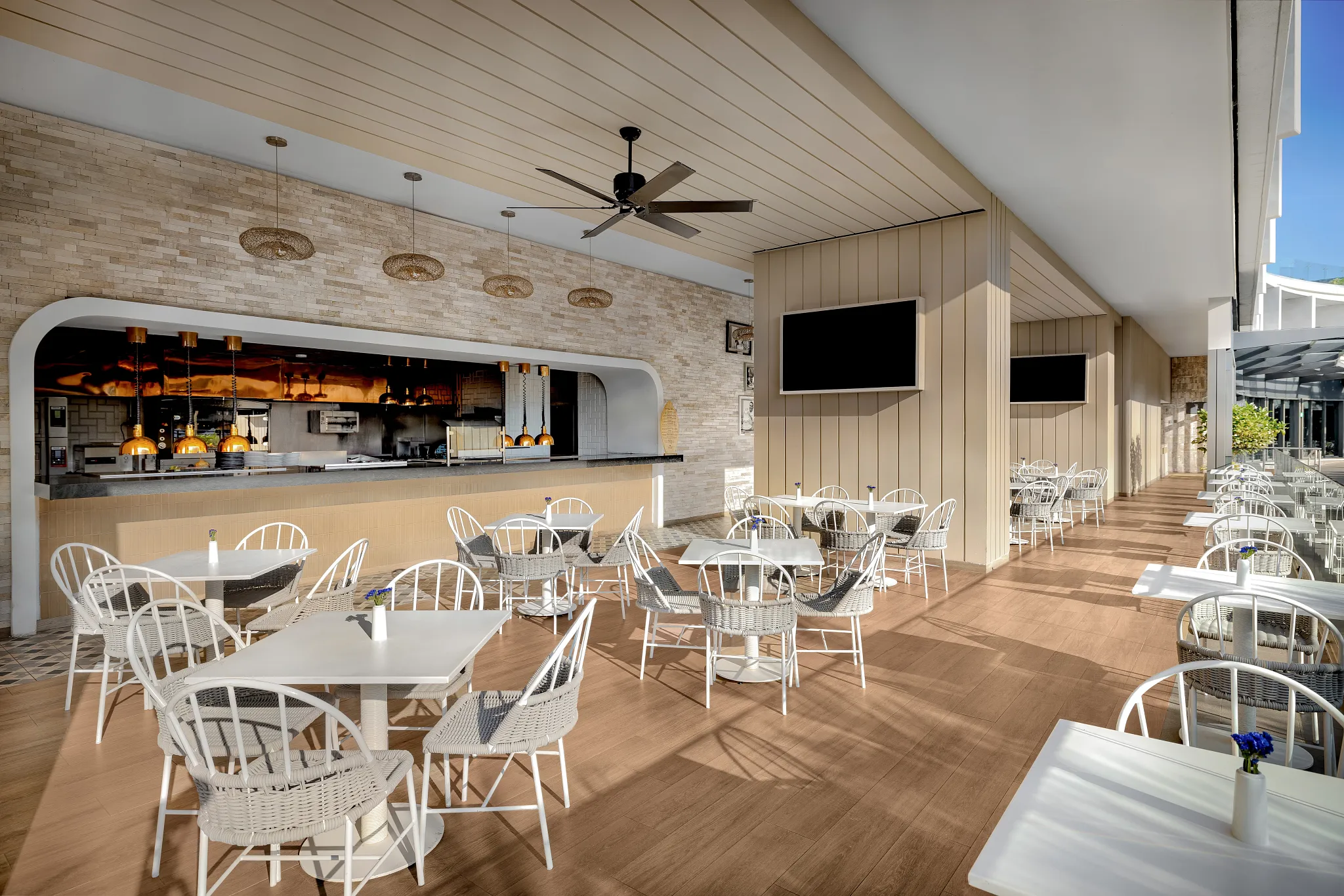 SEBMI-RES-Bluewater-Grill-03-AFC