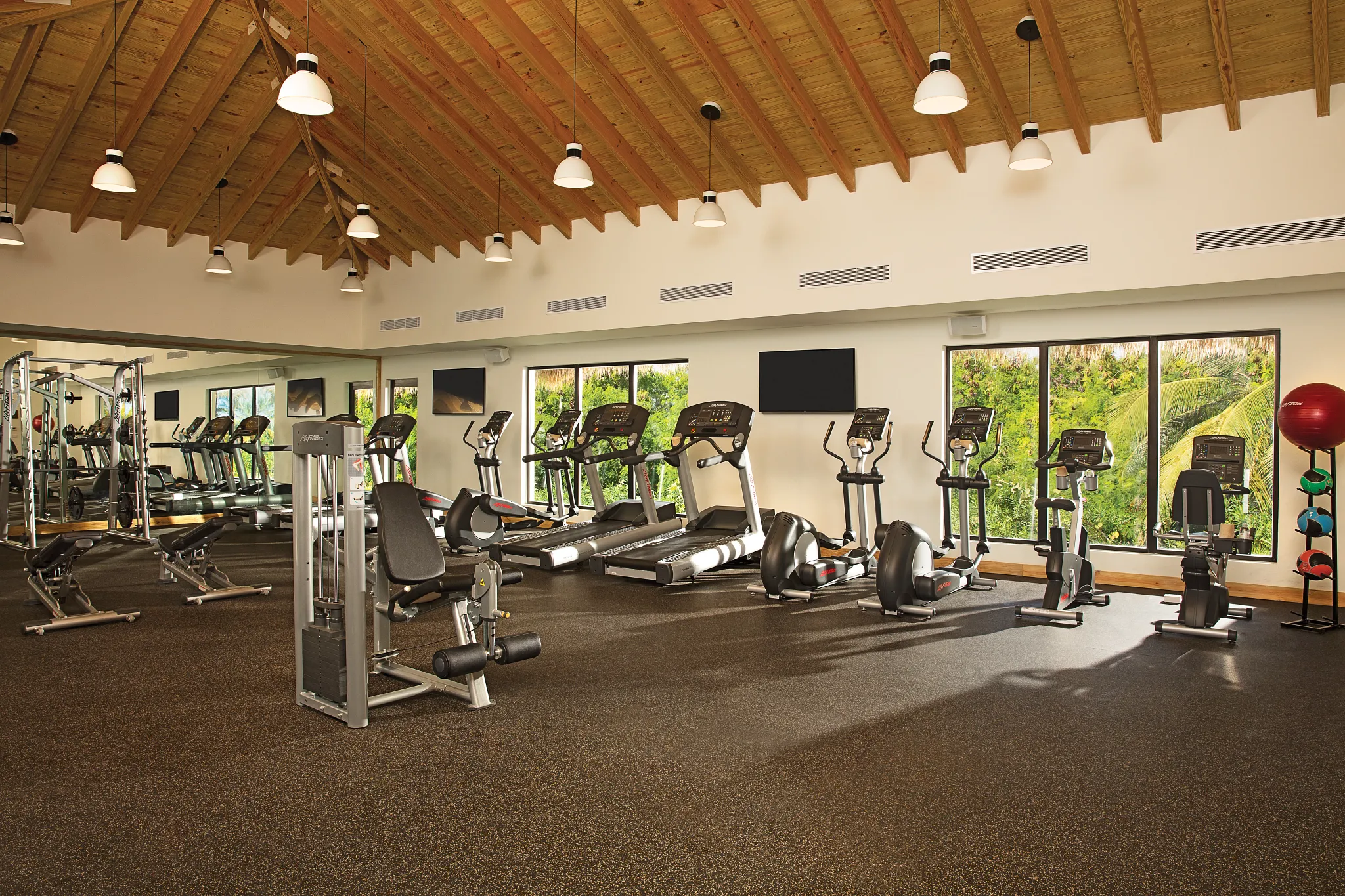 SECCC-FIT-FitnessCenter-2