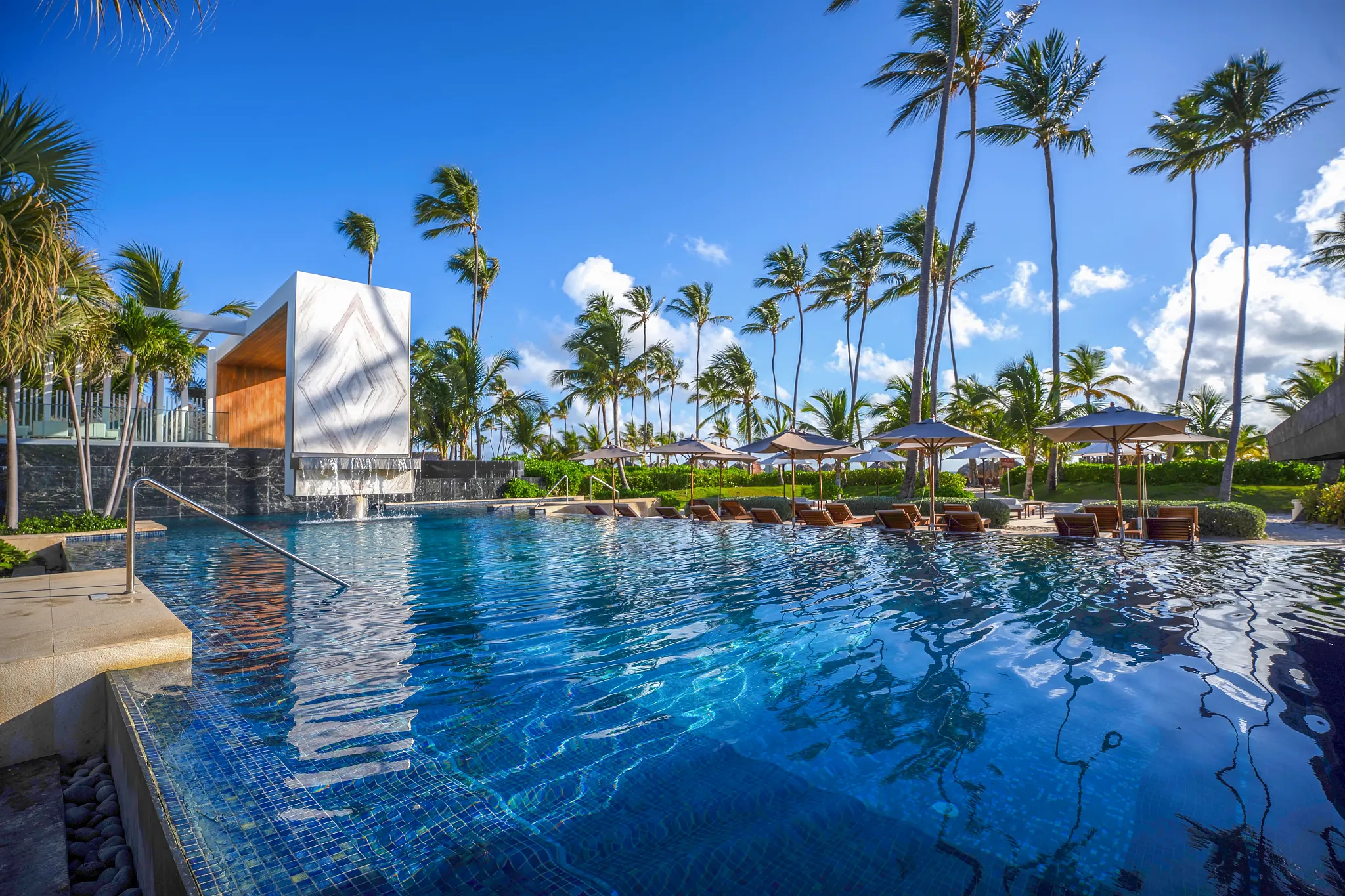 SERPC-EXT-Infinity-Pool-01-SB