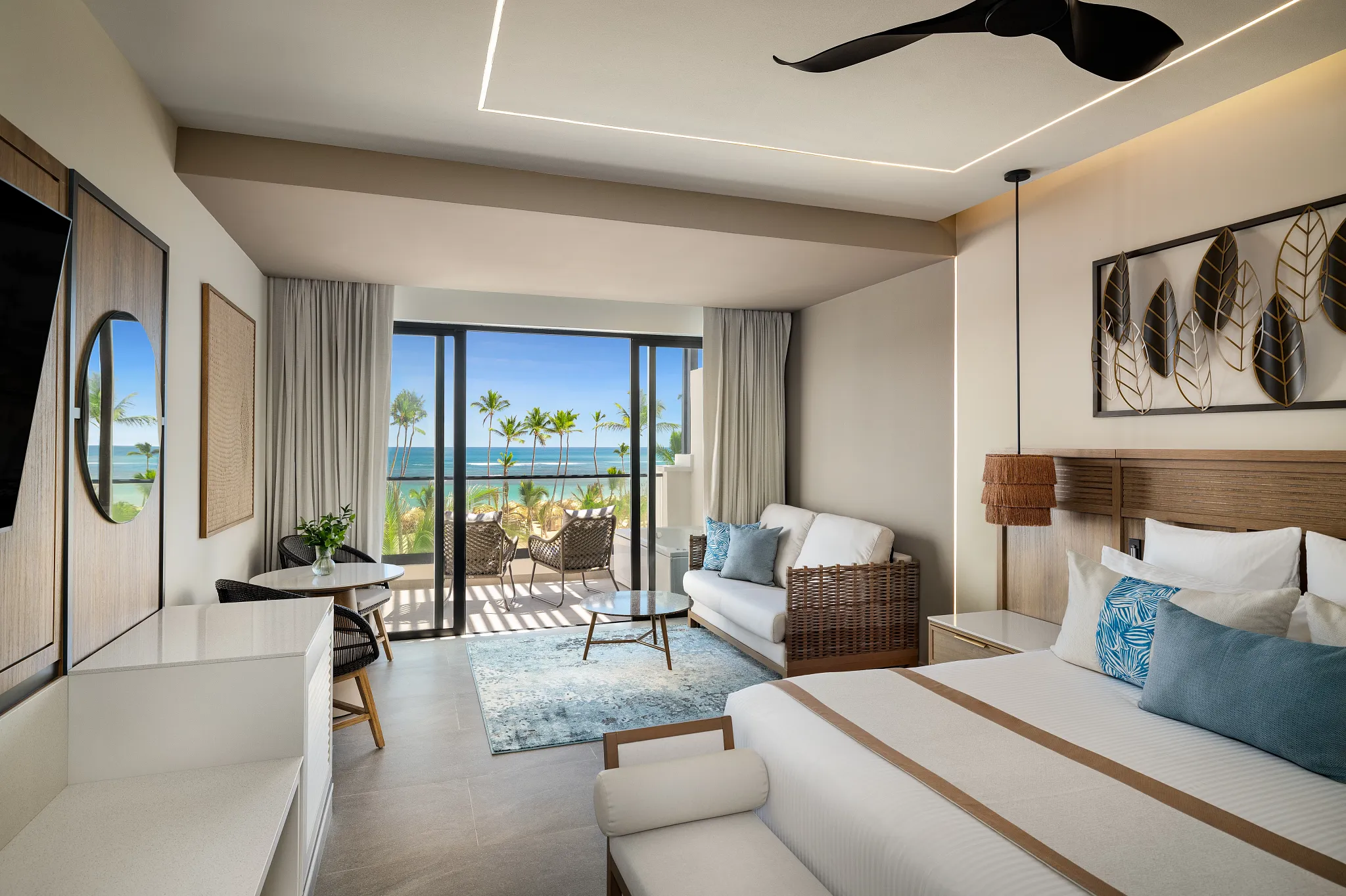 Preferred Club Junior Suite Ocean Front at Secrets Tides Punta Cana
