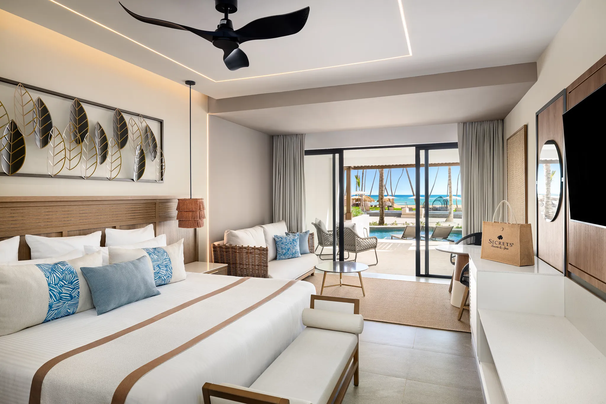 Preferred Club Junior Suite Ocean Front Swim Out at Secrets Tides Punta Cana