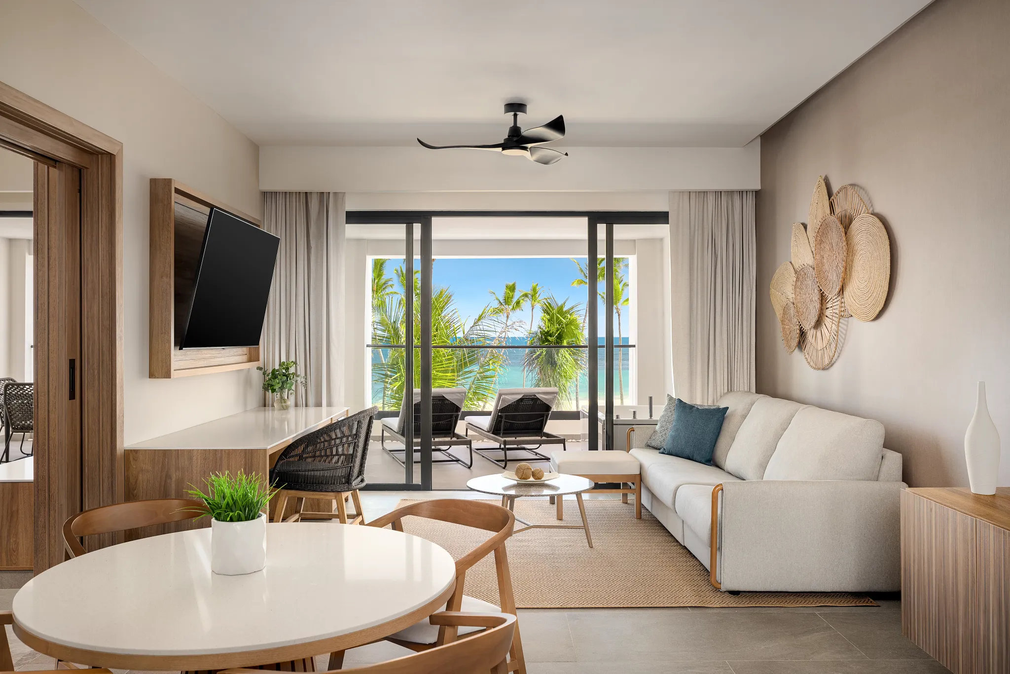 Preferred Club Master Suite Ocean Front at Secrets Tides Punta Cana