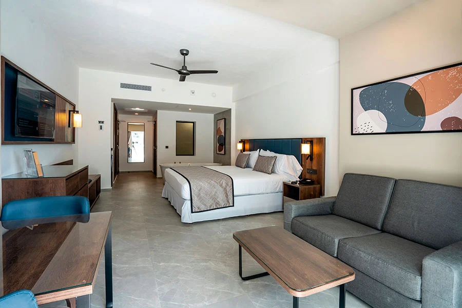 Junior Suite Courtyard View