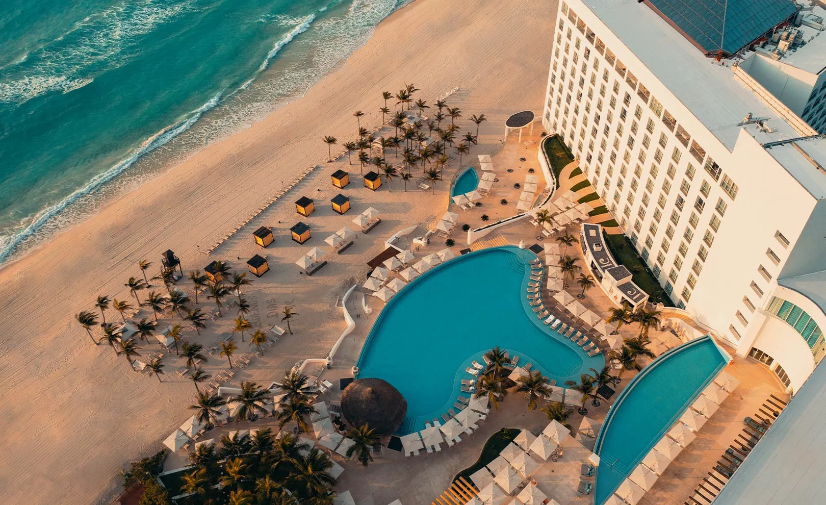 aerial-view-le-blanc-spa-resort-cancun_5d02a6d5a3