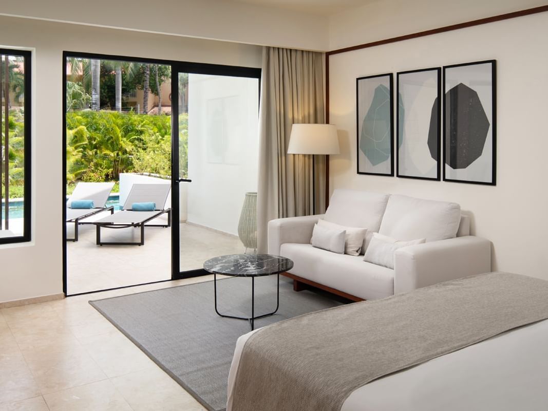 Aqua Junior Suite Swim-Up – Garden View