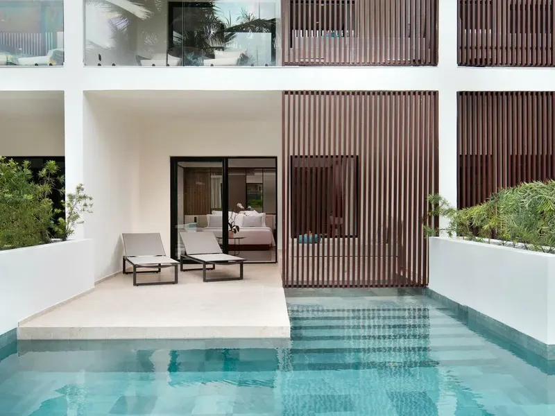 Honeymoon Junior Suite Swim-Up