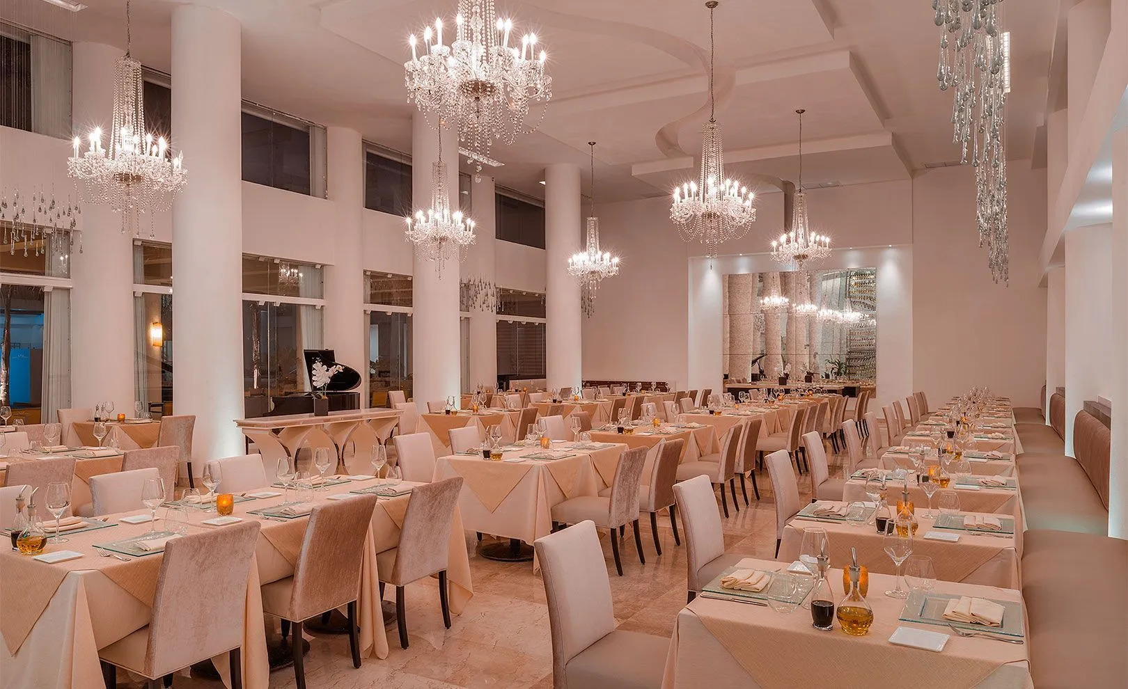 bocelli-restaurant-playacar-palace_25e59d81b1