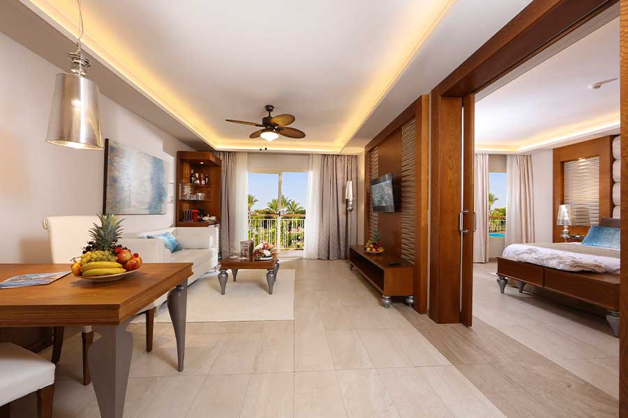 Family Club One Bedroom Suite (Outdoor Jacuzzi)