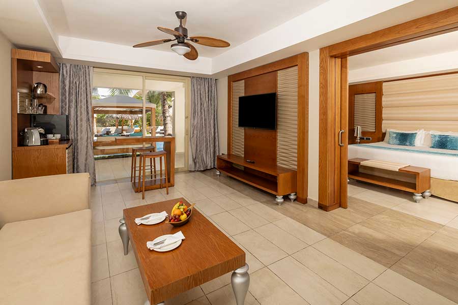 Family Club Swim Up Suite (Outdoor Jacuzzi)