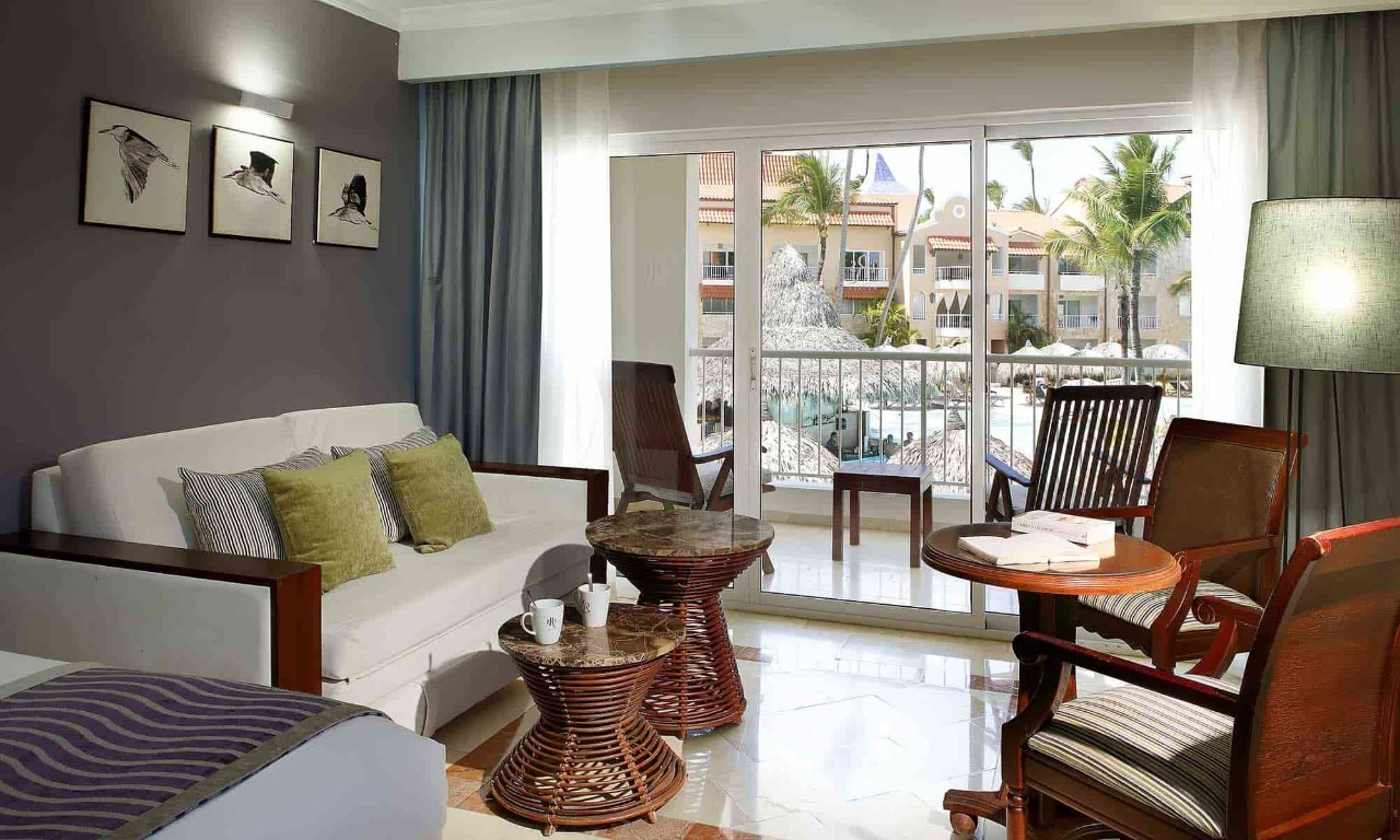 Junior Suite Poolside