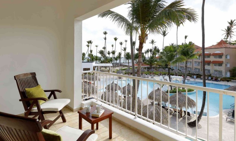 Junior Suite Poolside Ocean View