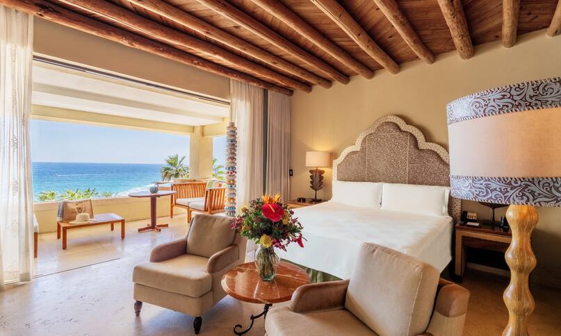 King Corner Ocean View with Plunge Pool