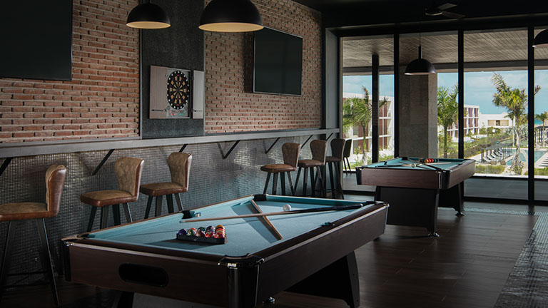 live-aqua-compton-street-restaurant