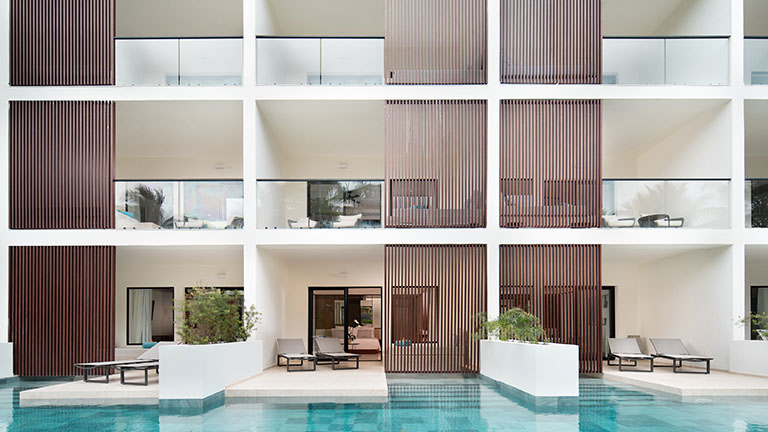 live-aqua-exterior-rooms