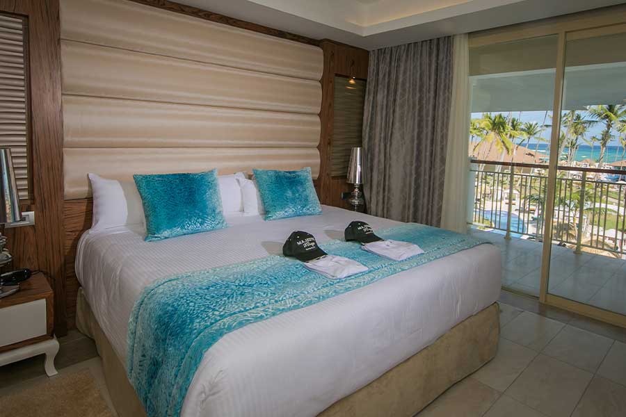 Mirage Club Ocean View Suite (Outdoor Jacuzzi 18+)