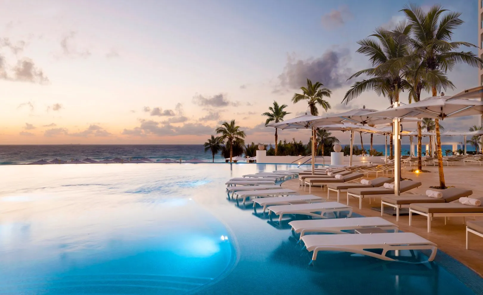 pool-sunrise-le-blanc-spa-resort-cancun_ad83300b5a