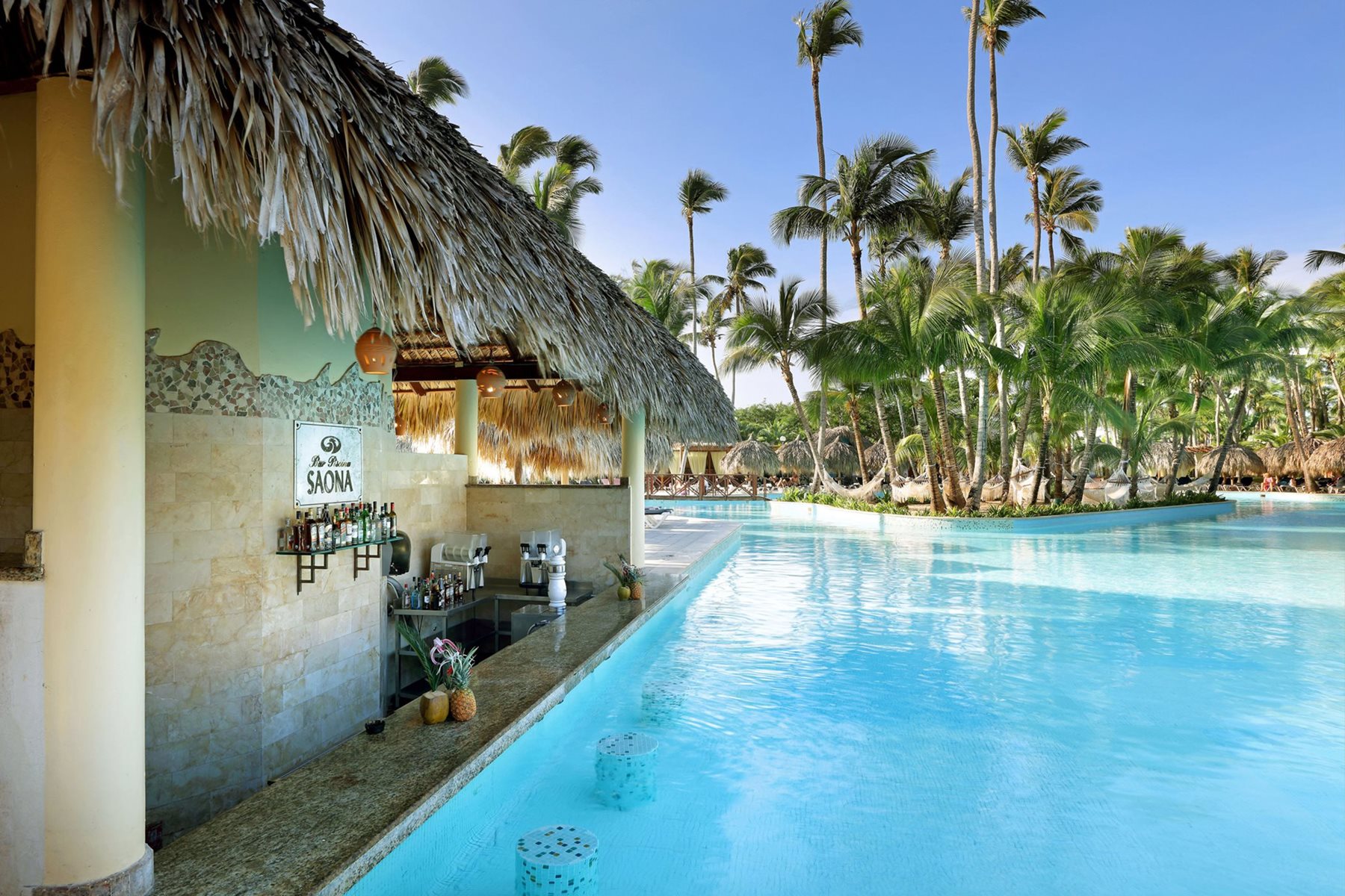 puj-grand-palladium-punta-cana-bar-saona-01
