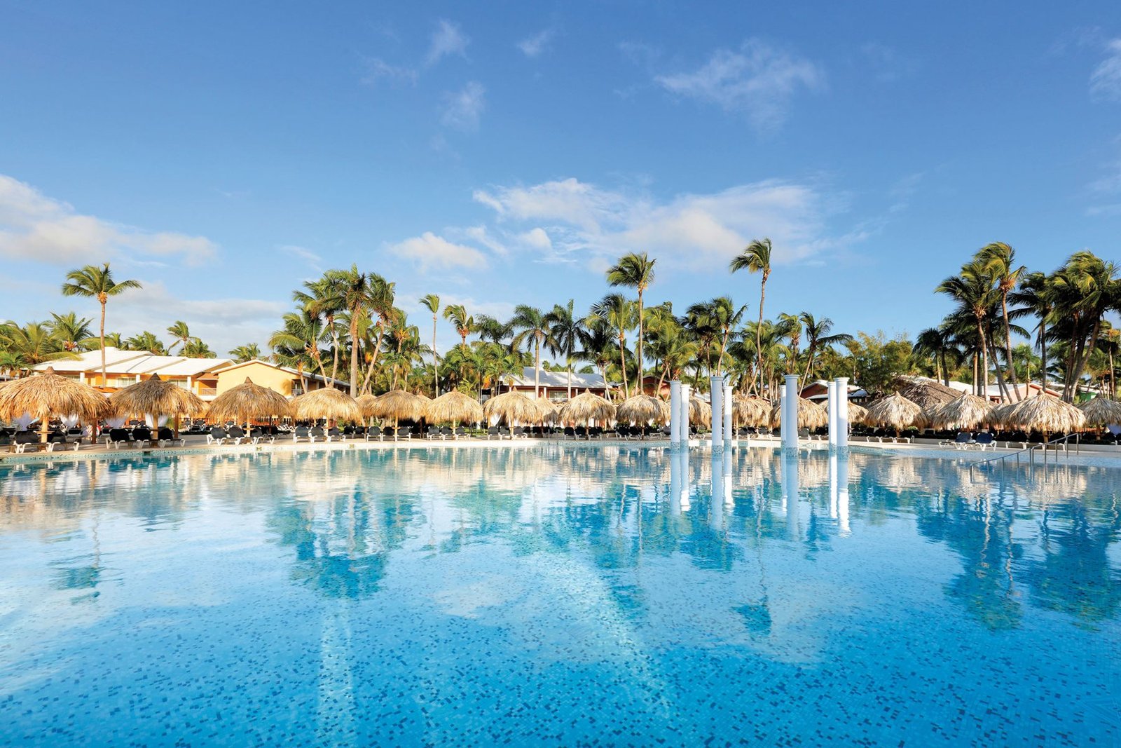 puj-grand-palladium-punta-cana-pool-samana-01