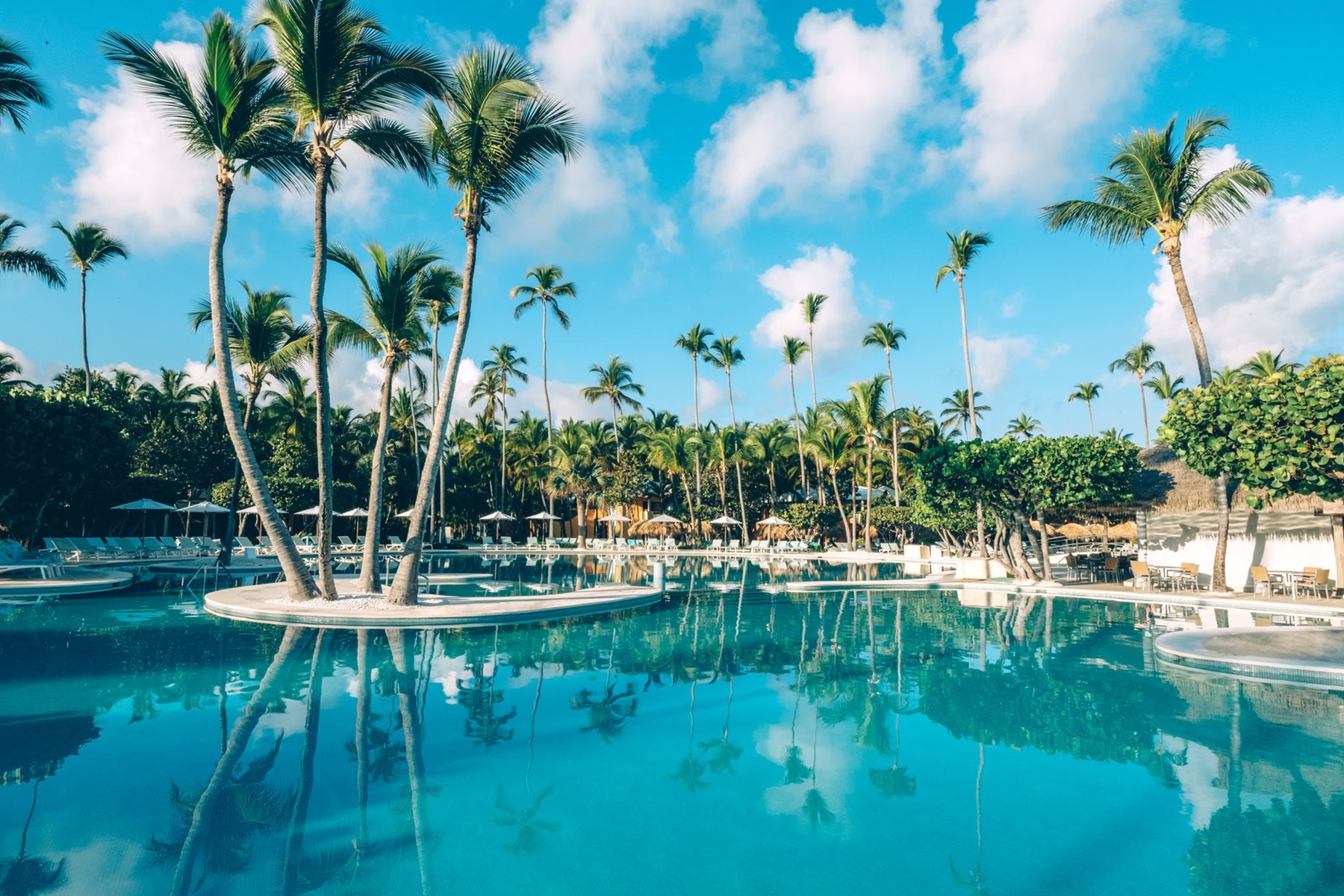 puj-iberostar-selection-bavaro-pool-06