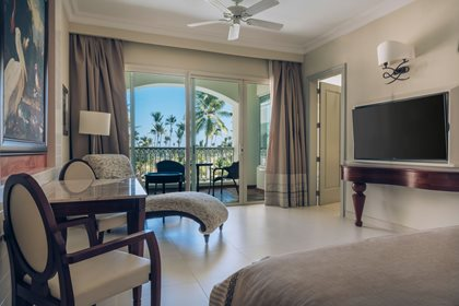 Lake View Suite