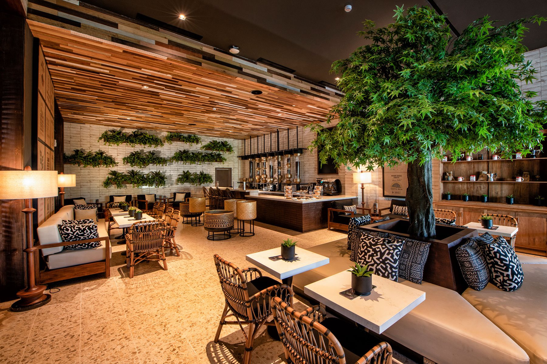 puj-lopesan-costa-bavaro-bar-bavaro-coffee-01