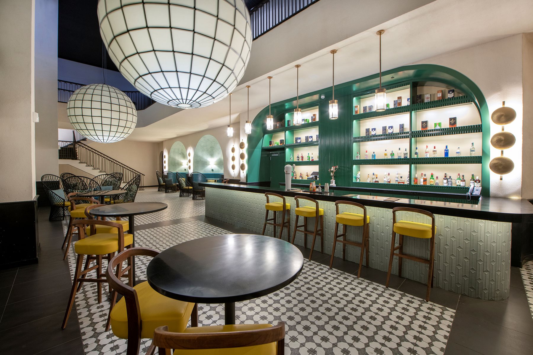 puj-lopesan-costa-bavaro-bar-teatro-01