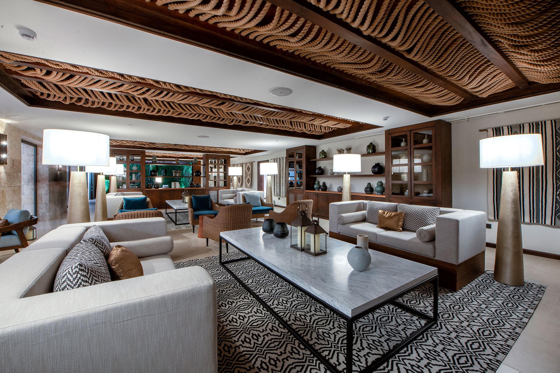 puj-lopesan-costa-bavaro-lobby-Uniq-01