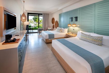 Adults Queen Pool View Junior Suite