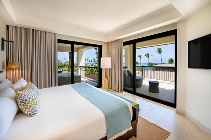Unique Corner Suite Ocean View – One Bedroom