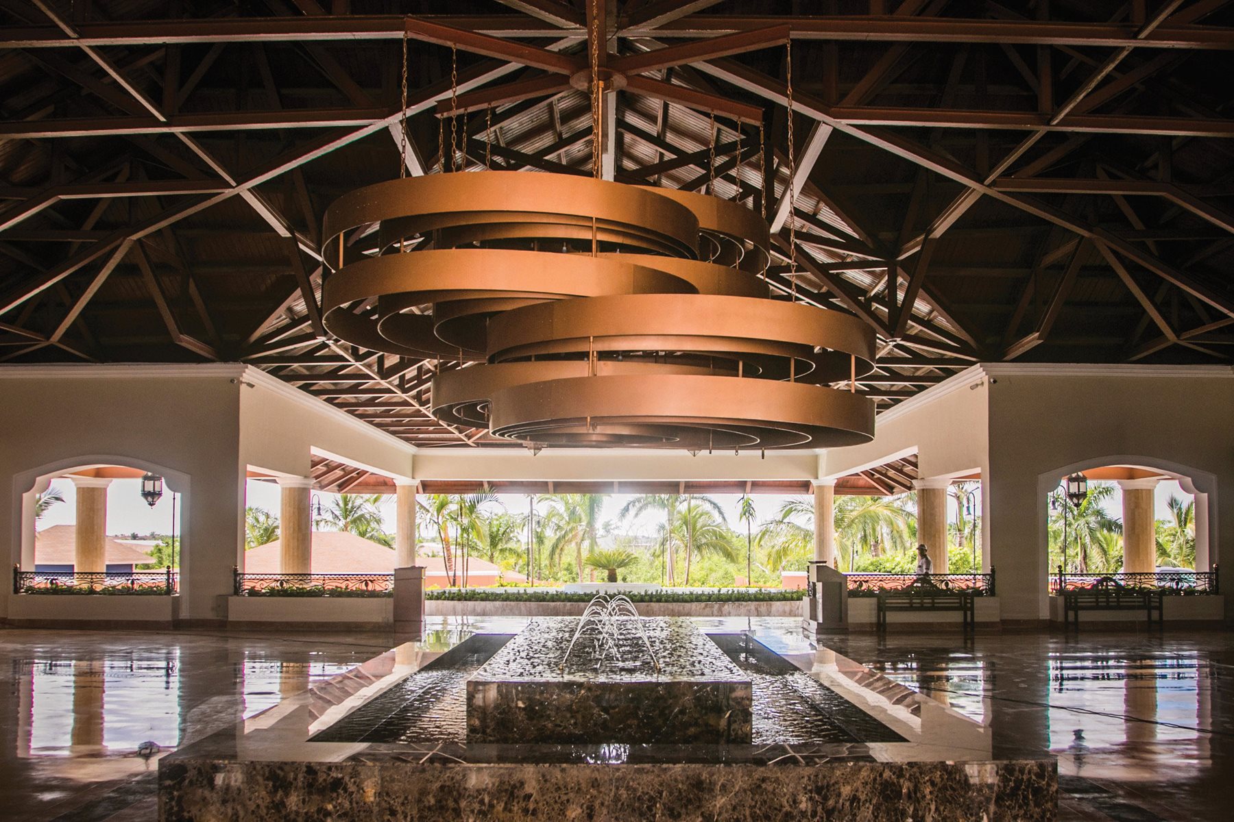 puj-majestic-colonial-lobby-01