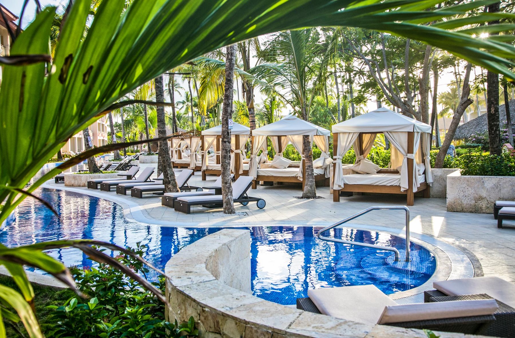 puj-majestic-colonial-pool-club-01