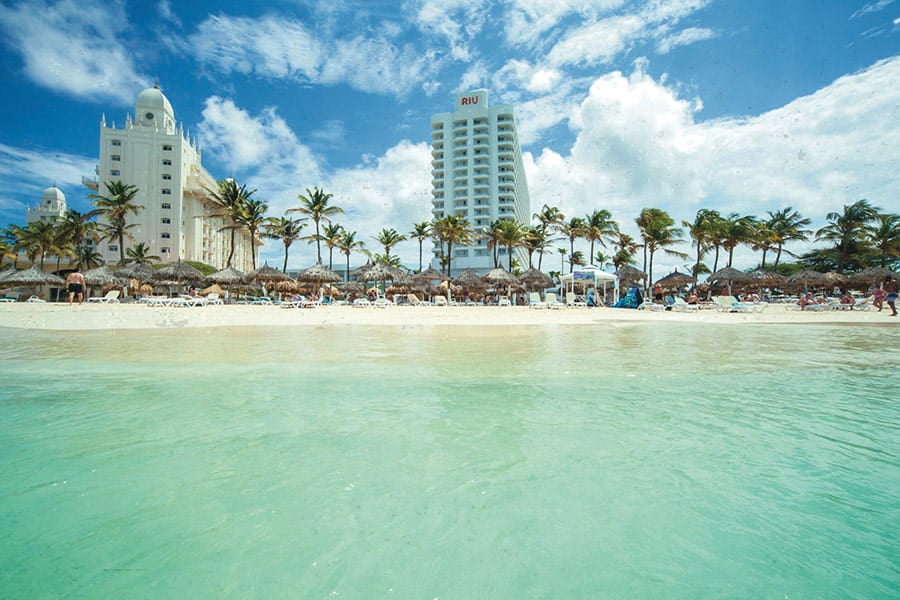 riu-palace-antillas-beach-2